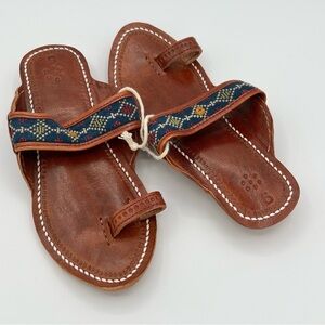 NWT Soulie Women's 5 Chappals Brown Leather Sandals Embroidered Strap Summer‎